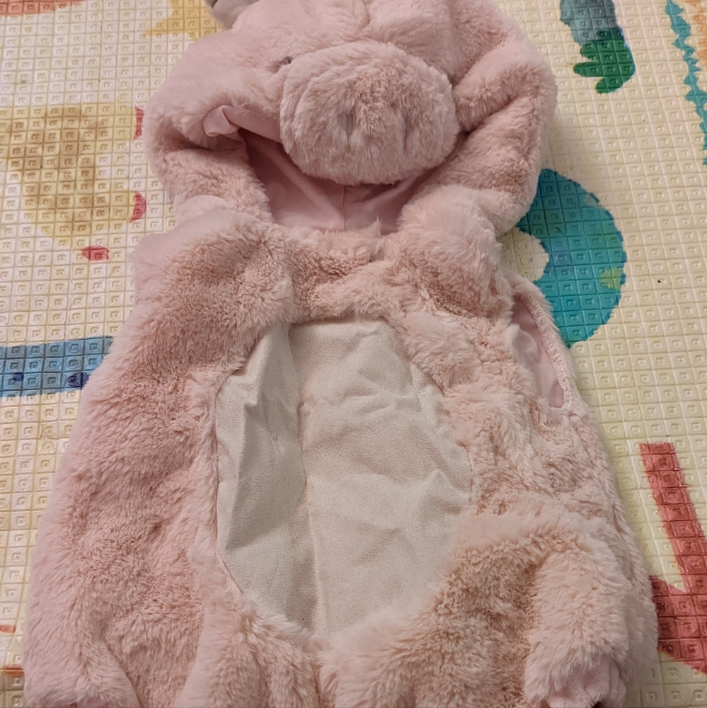 Pottery Barn piggy costume 0-6months in new condition